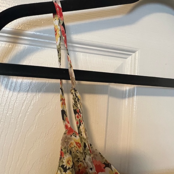 Heartloom cowlneck floral tank top - Picture 5 of 6